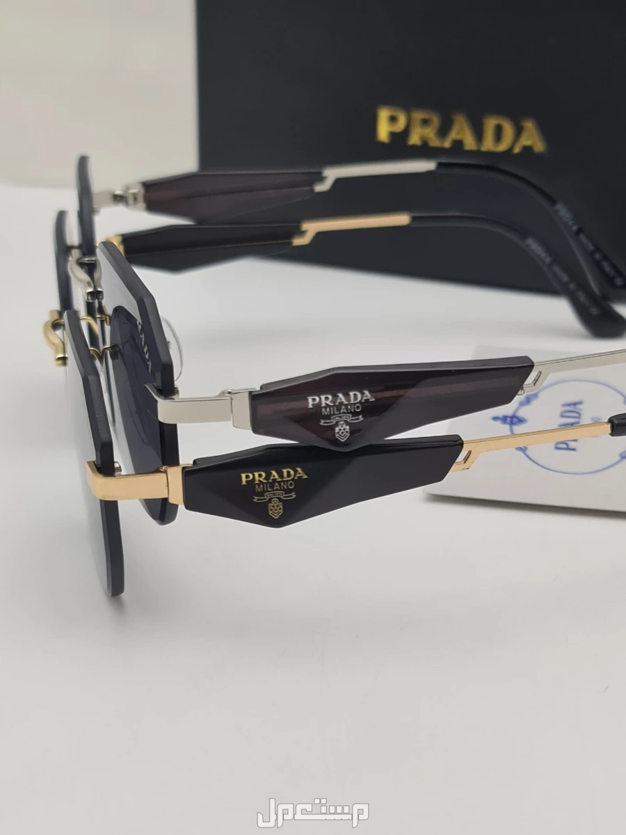 *نظارات ____رجالي*   *جديده من براد*   *مع جميع ملحقات الماركه*     *السعر100ريال*