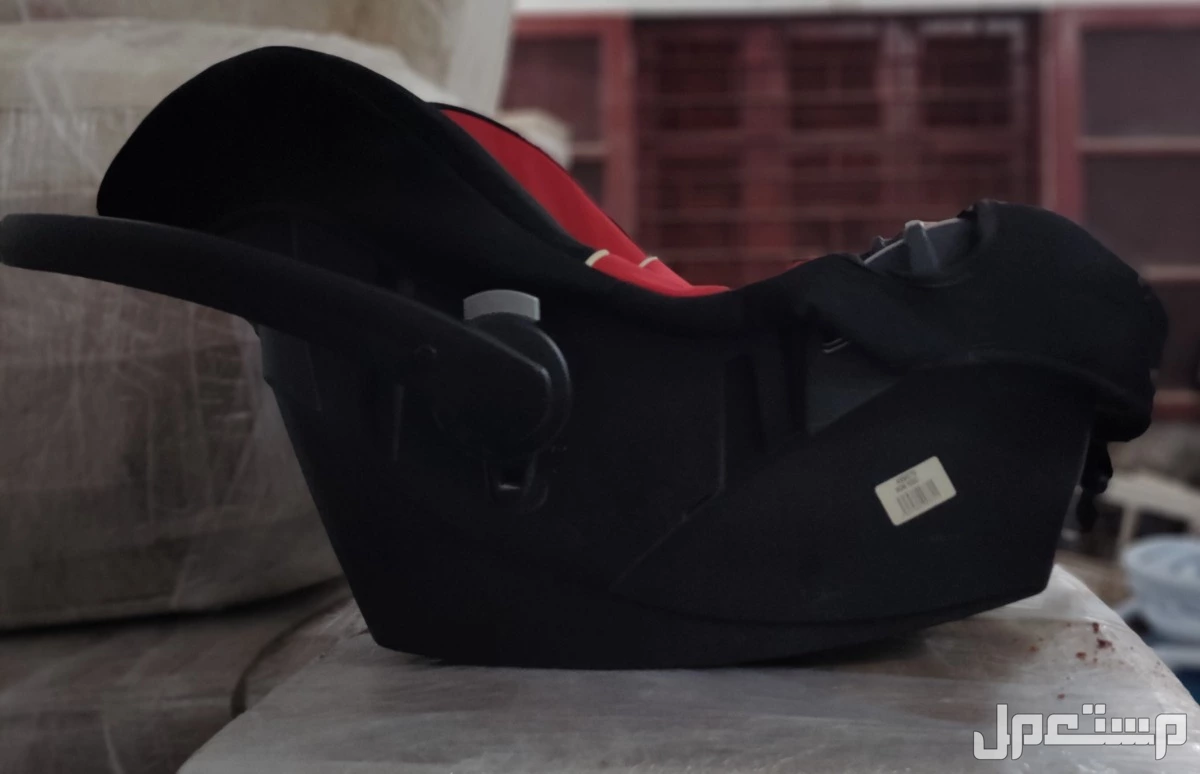 للبيع كرسي سيارة اطفال اصلي من فيراري - بحاله ممتازه