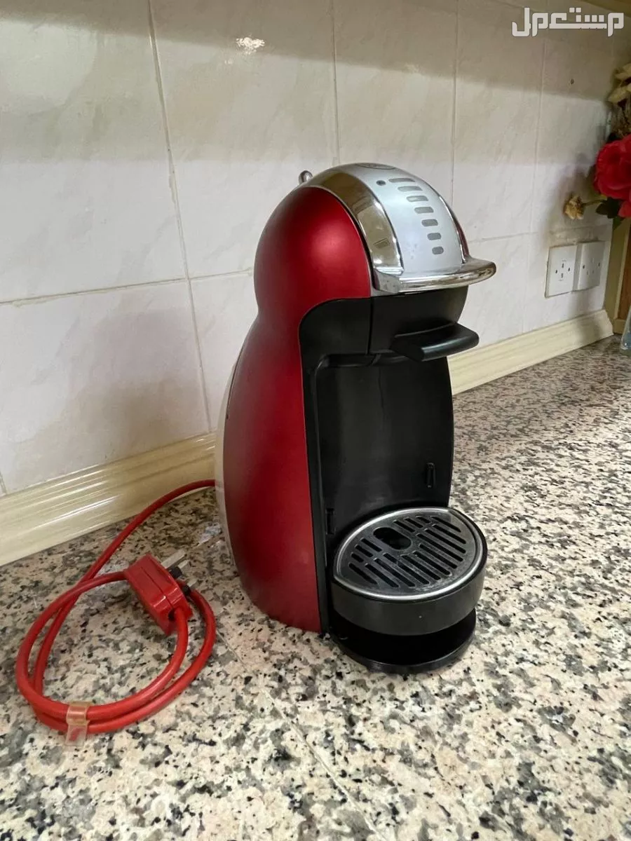 ماكينة تحضير القهوة جينيو 2 حمراء من نسكافية دولتشي غوستو