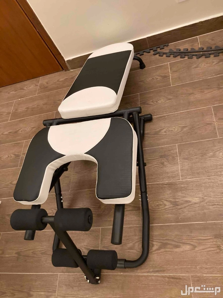 كرسي (بنش ) للرياضه  في الدمام بسعر 300 ريال سعودي هذي في حال تتمرن بطن