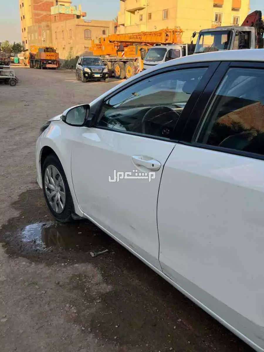 تويوتا كورولا 2015 مستعملة للبيع في قسم المعادي بسعر 900 ألف جنيه مصري