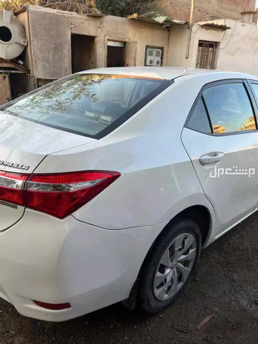 تويوتا كورولا 2015 مستعملة للبيع في قسم المعادي بسعر 900 ألف جنيه مصري