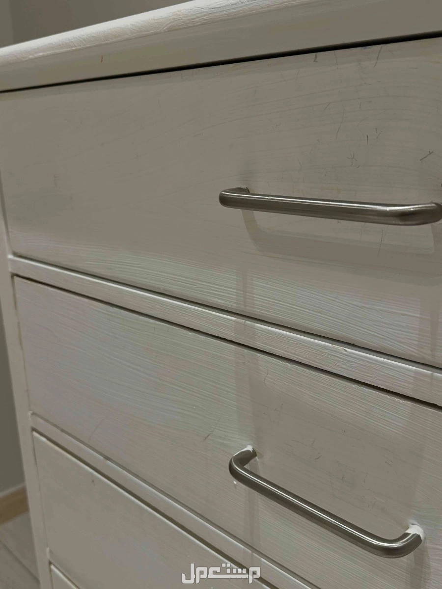 حي الهدى بجانب السنابل في جده مجانا للمحتاج دولاب بخمسه ادراج  في جدة مجاناً للمحتاج مضروب بويه