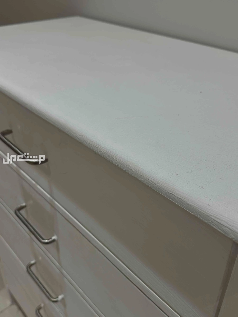 حي الهدى بجانب السنابل في جده مجانا للمحتاج دولاب بخمسه ادراج  في جدة مجاناً للمحتاج