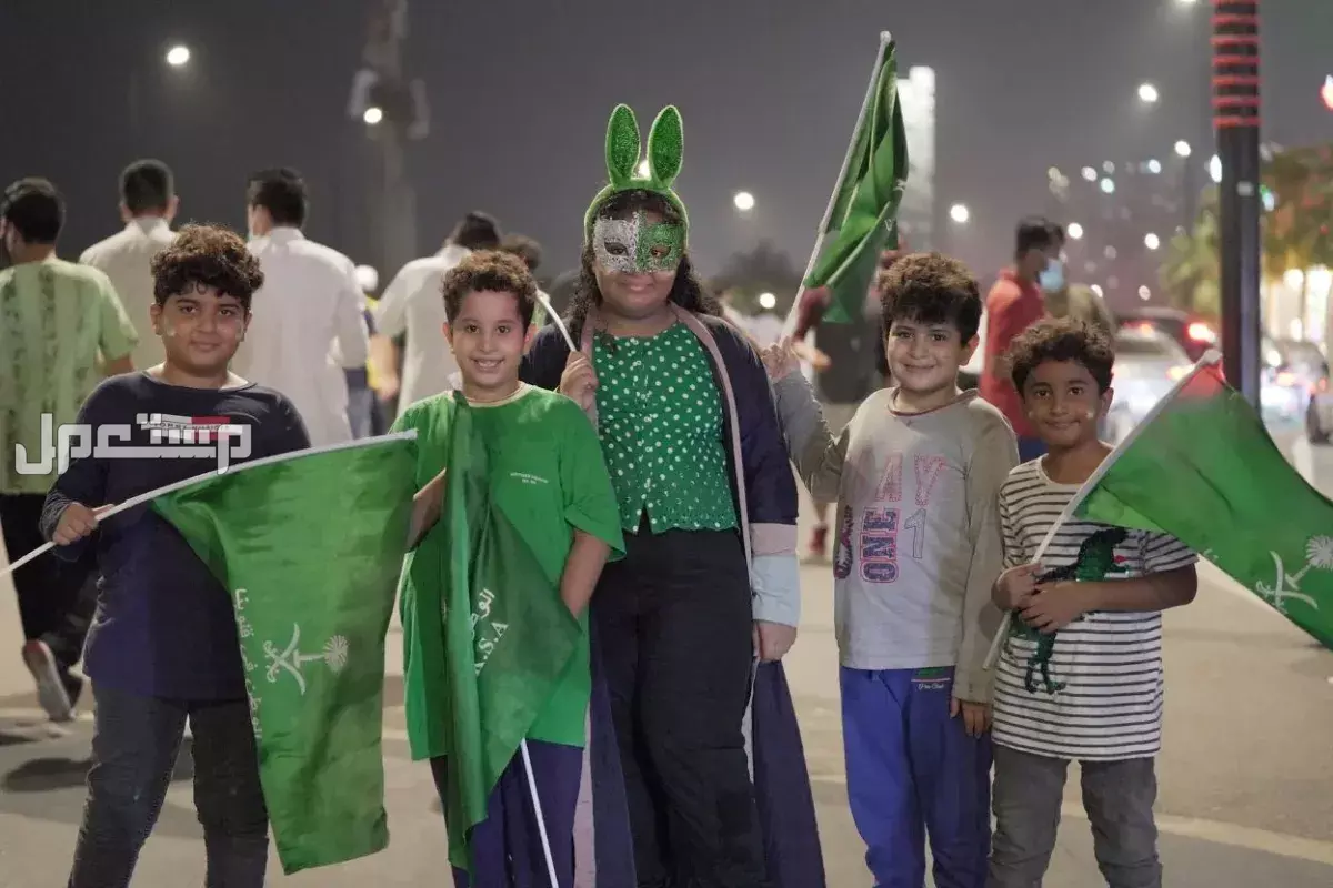 أجمل خلفيات اليوم الوطني السعودي 95 بجودة عالية للتحميل مجانًا أطفال يحتفلون باليوم الوطني السعودي 1447