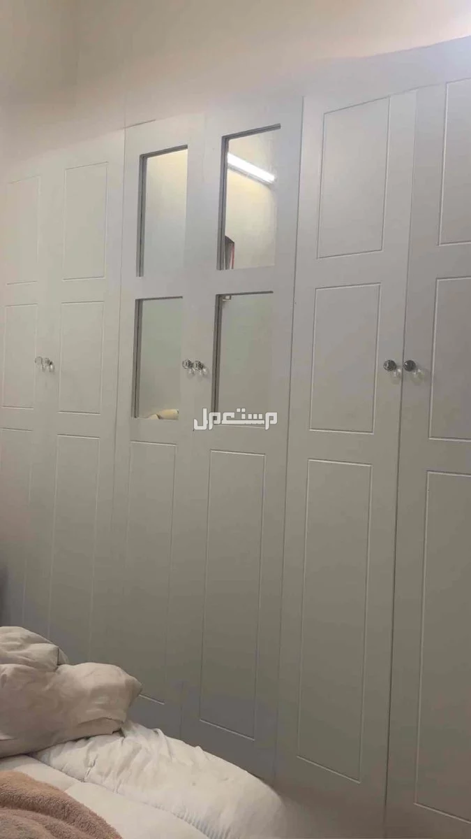 دولاب ملابس و تسريحة  في الطائف بسعر 1500 ريال سعودي 0552254126