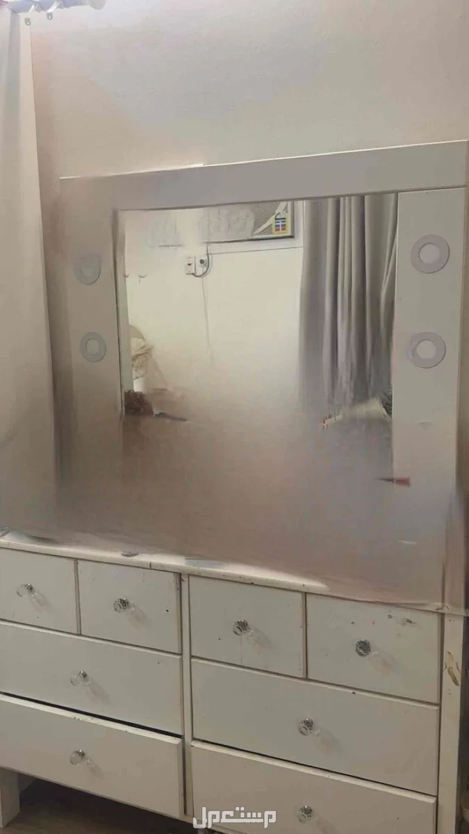 دولاب ملابس و تسريحة  في الطائف بسعر 1500 ريال سعودي 0552254126