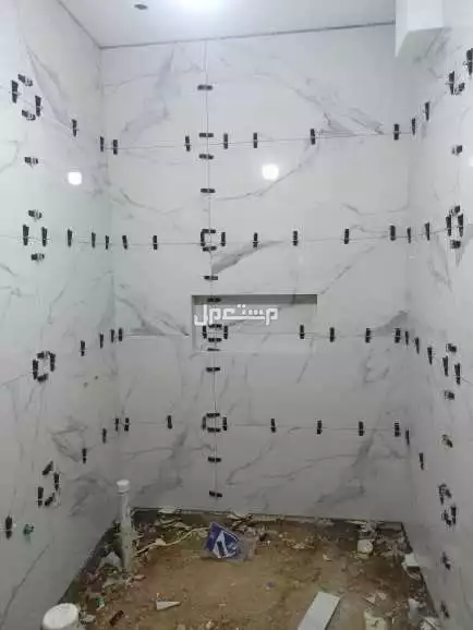 معلم بلاط سوري فني تركيب بورسلان سيراميك مبلط رخام