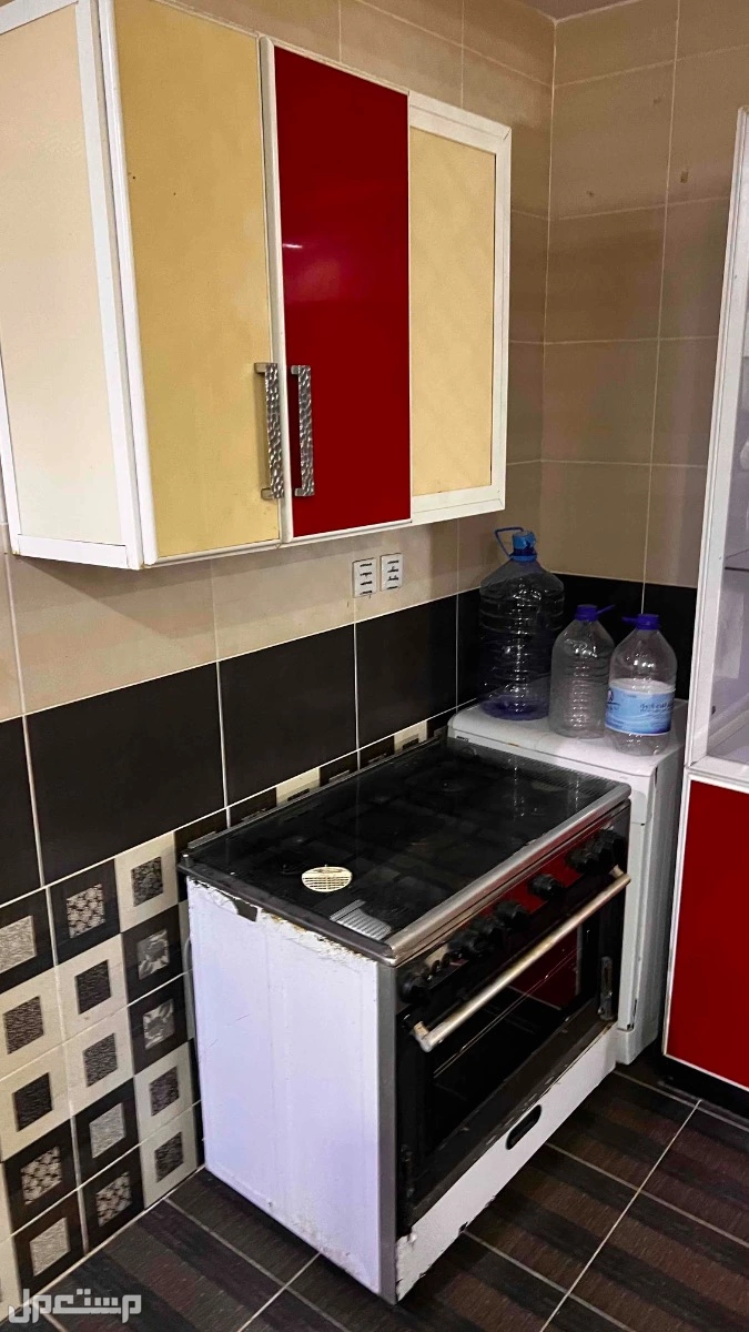 للبيع دولاب مطبخ كامل + فرن + غساله صحون في جدة بسعر ألف ريال سعودي