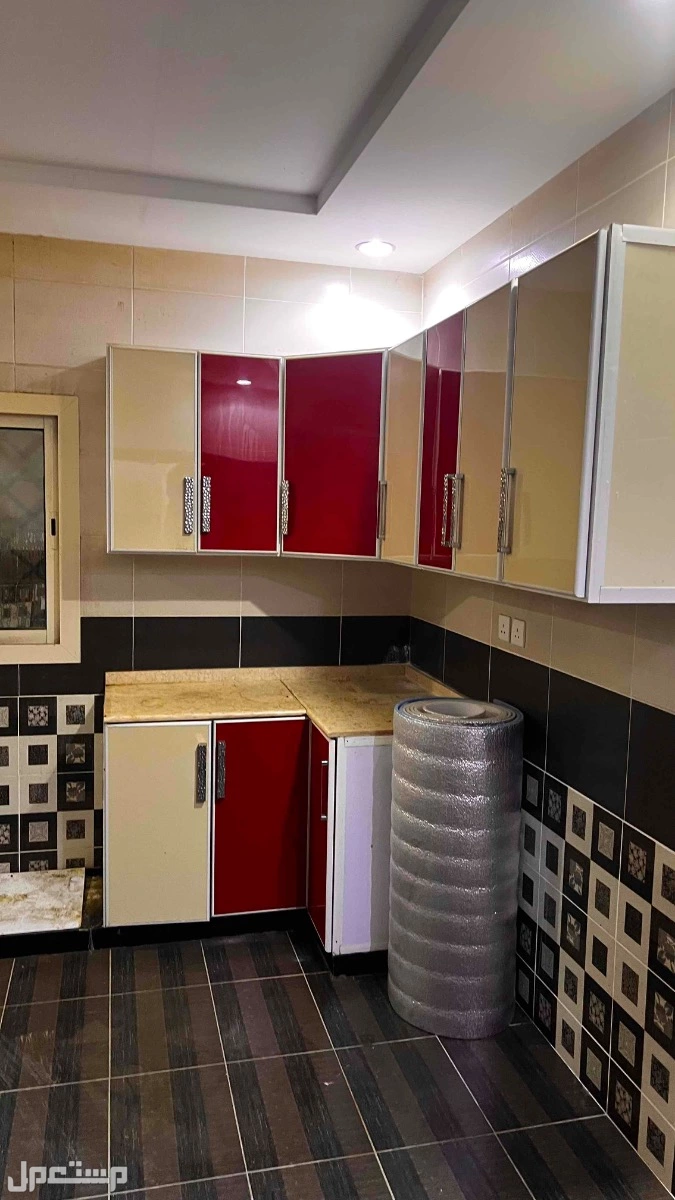 للبيع دولاب مطبخ كامل + فرن + غساله صحون في جدة بسعر ألف ريال سعودي