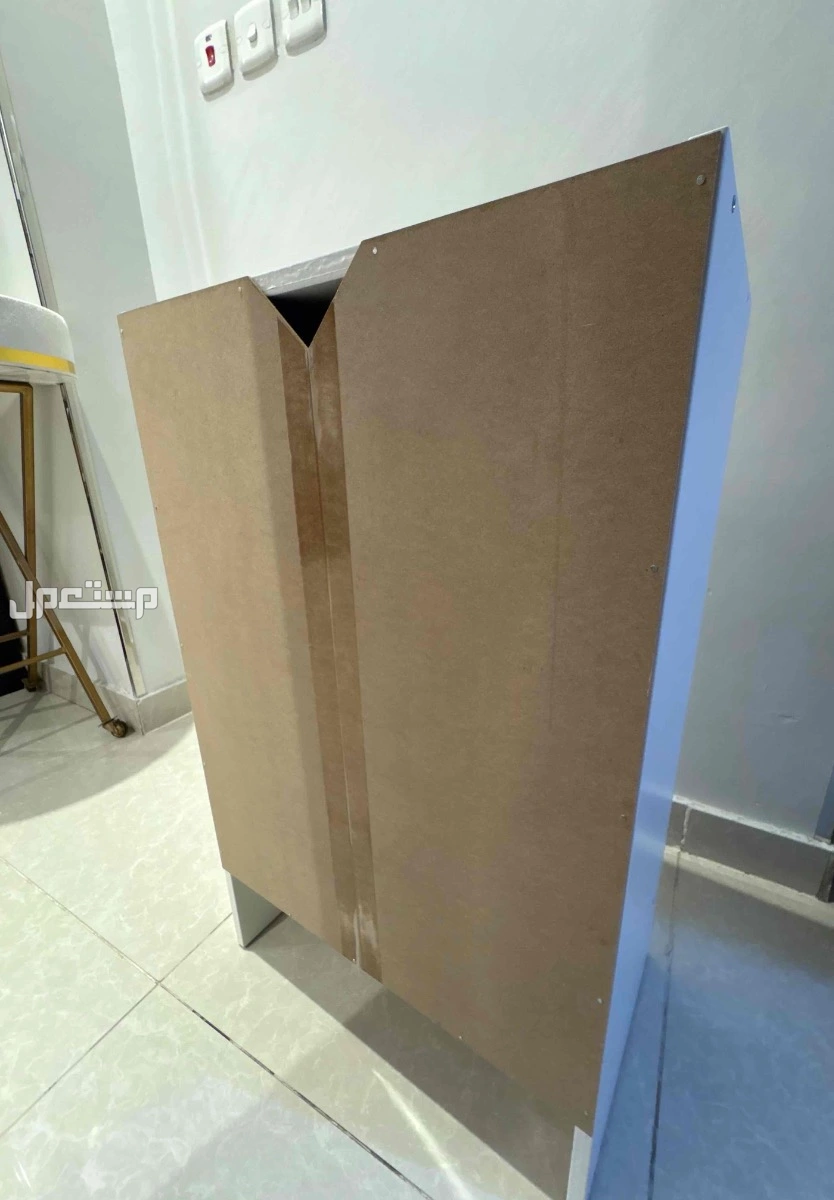 دولاب جديد ابيض لم يستخدم نظيف في جدة بسعر 175 ريال سعودي