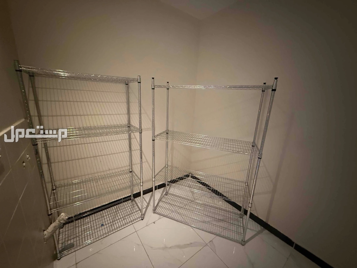 للبيع رفوف تخزين شبه جديده  عدد (2) مفكوكة وجاهزة  في جدة بسعر 350 ريال سعودي التواصل واتس للجاد فقط