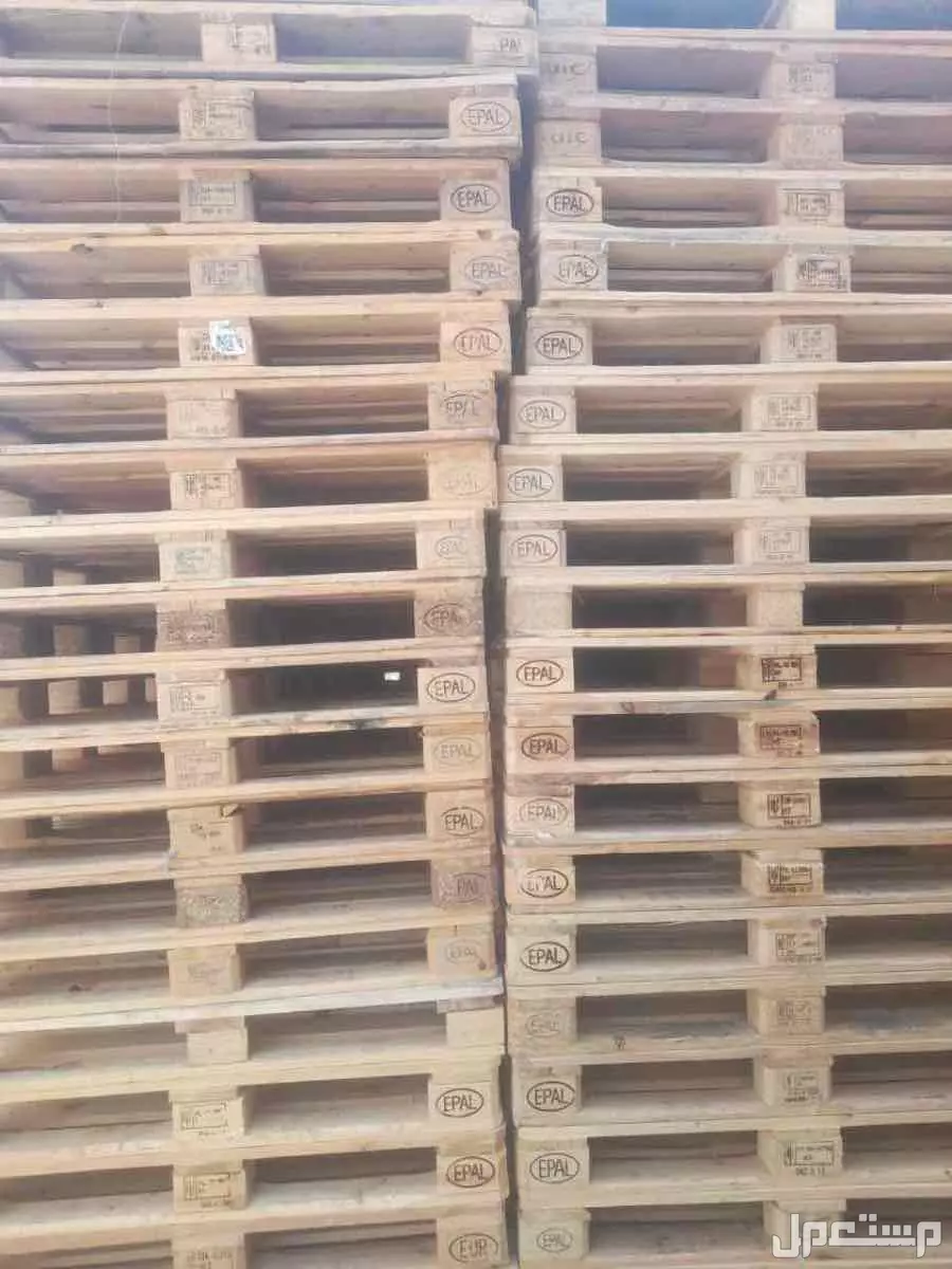 ♻️ للبيع: طبالي خشب وبلاستيك مستعملة – قوية، عملية وبسعر ممتاز!