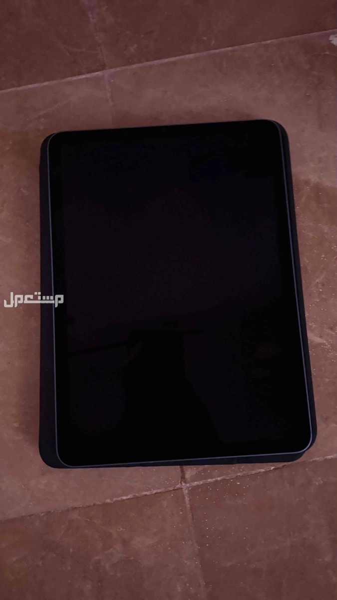 ايباد للبيع اير 2022 اللون ازرق