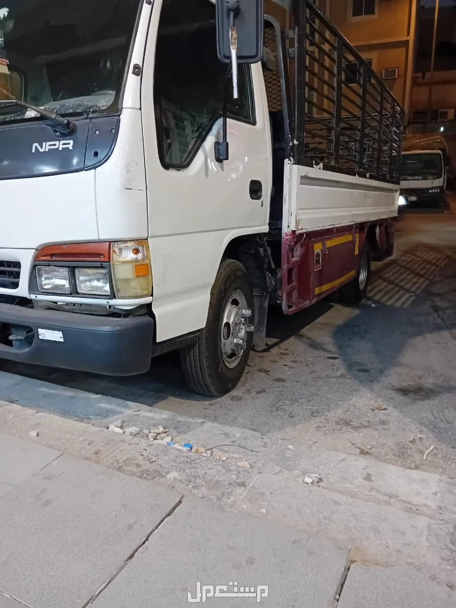 دينا نقل الأثاث والعفش داخل أحياء الرياض  دينا توصيل الأثاث الي الجمعيه الخيريه بالرياض  دينا تخلصك من الأثاث القديم التالف الغير مرغوب فيه بالرياض 0554959524د