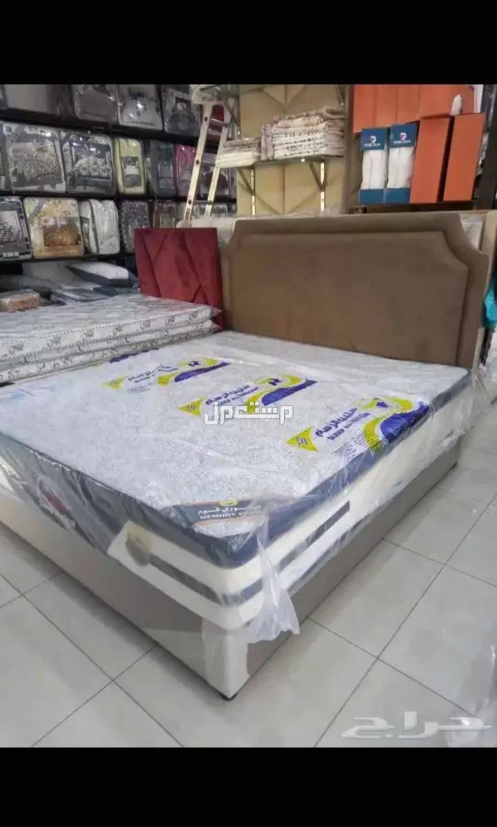 اسرة و مراتب و مخدة لحاف و بطانية