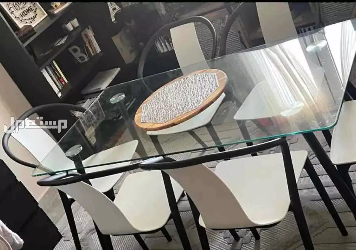 طاولة طعام زجاج 6 اشخاص مع 6 كراسي للبيع