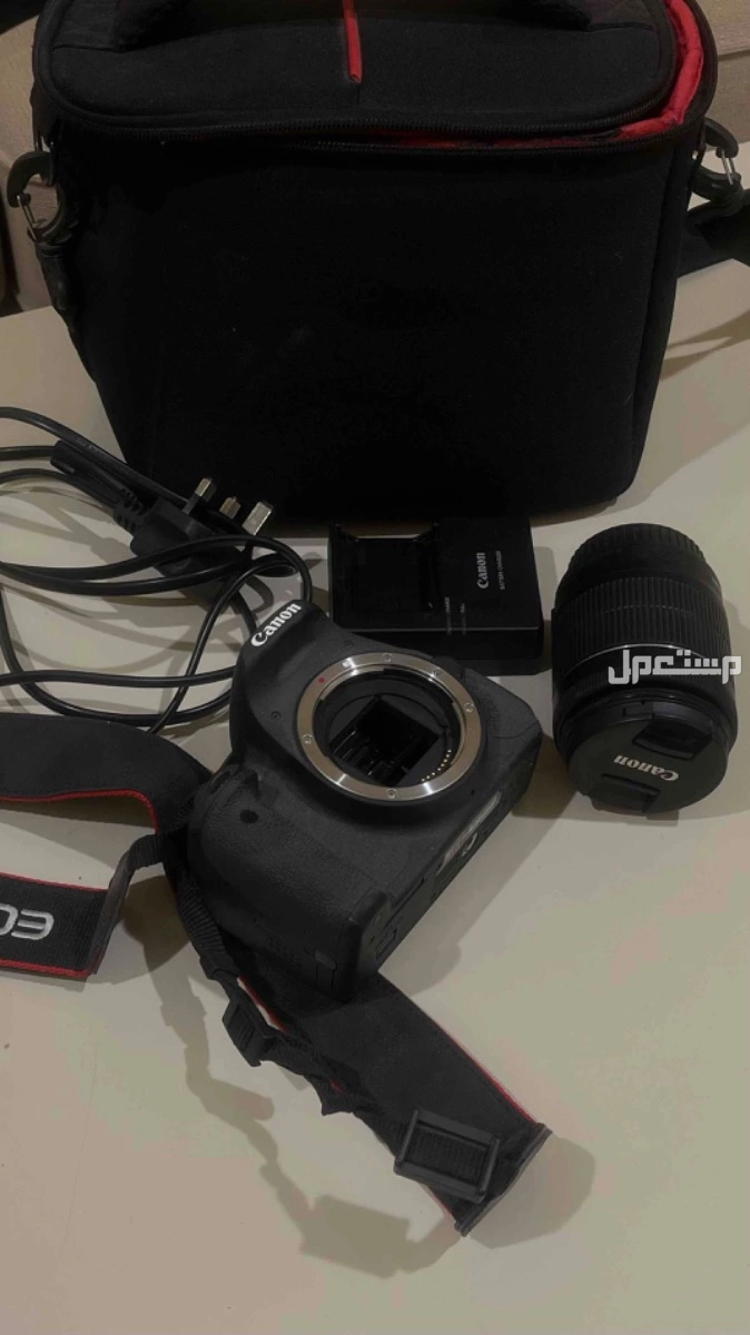 canonEOS700D في عنيزة بسعر 2500 ريال سعودي