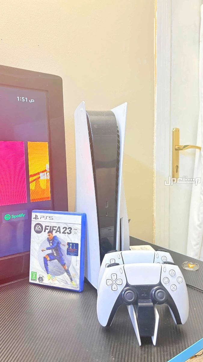 سوني 5 نضيفف السعر 1500 بدون الشاشه مع الشاشه 1590