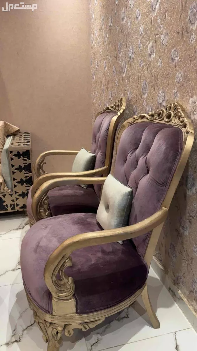 كنب مغربي ثقيل جدا 3قطع كبار 4قطع فردي مع الستارتين ثقيله تتحمل الاتربه وطاوله  الضيافه والسجاده جديده الموقع جازان -التواصل واتس اب الا جاده بسعر 9 آلاف ريال سعودي وقابل لتفاوض