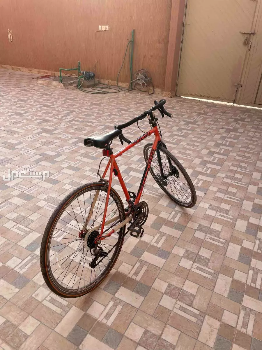 للبيع سيكل مقاس 27 السيكل نضيف و ممتاز جدآ على السوم
