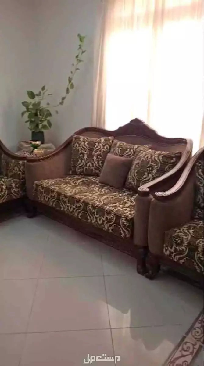كنب أصلي من المطلق نظيف جدًا للبيع مستعجل 650 في جدة بسعر 650 ريال سعودي