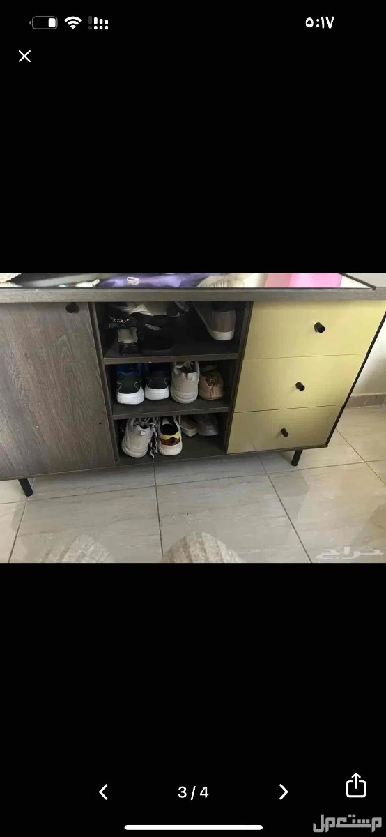 سريرنفرين رمادي غامق مع بيج  وتسريحه وكمودنتين للبيع  في تبوك بسعر ألف ريال سعودي