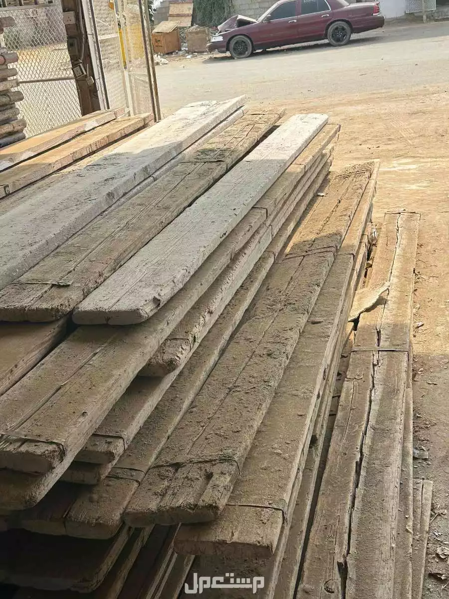 سقالات وجكات وخشب ولوازم محل تأجير السقالات شبه متكامل