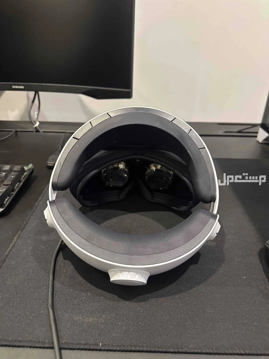 بحالة الوكالة مع كامل الملحقات VR2