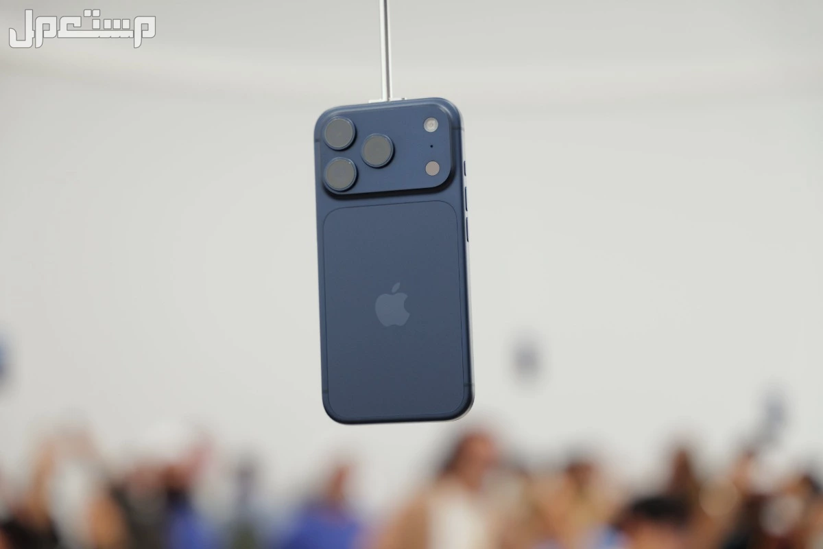 مواصفات وأسعار ايفون 17 برو ماكس والفرق بينه وبين iphone 17 pro.. فيديو وصور ايفون 17 برو ماكس