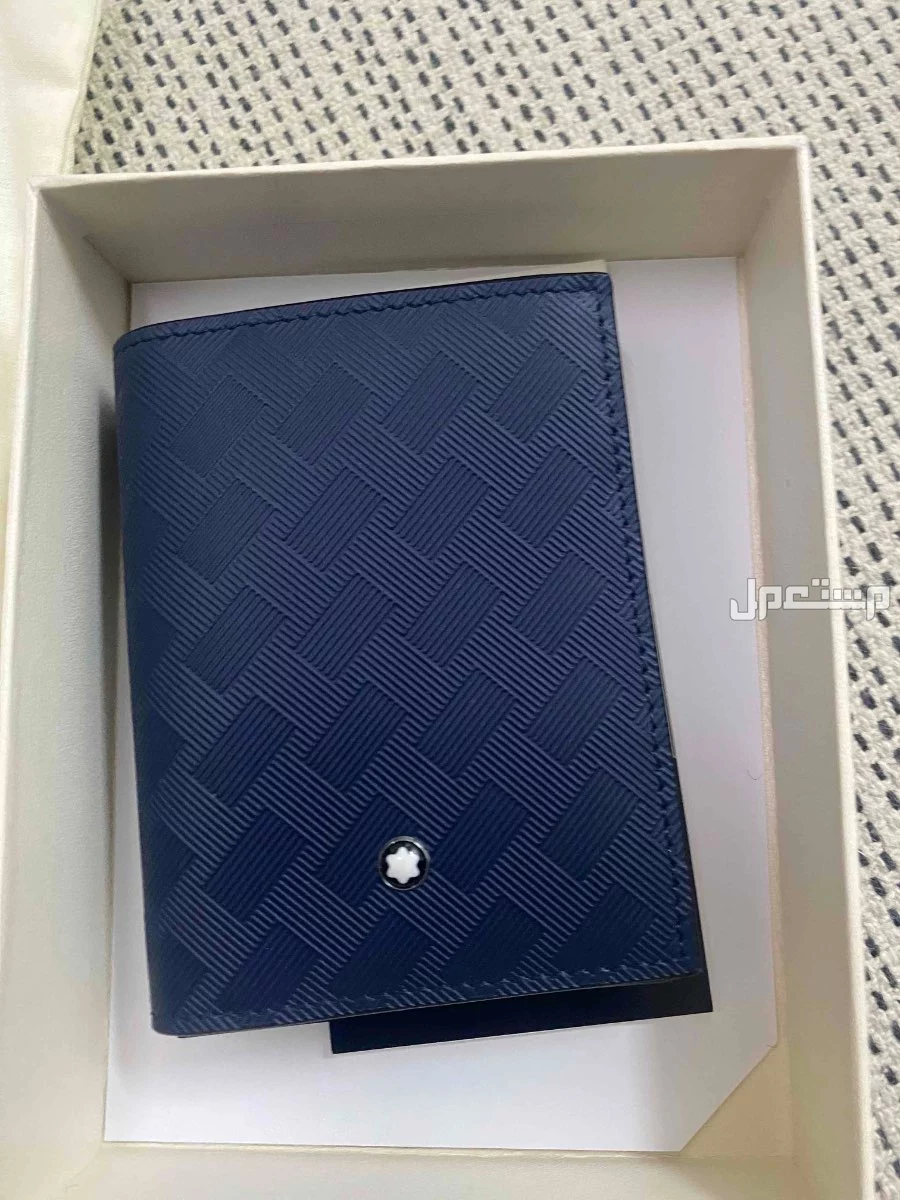 محفظة من براند مونت بلانك  في الرياض بسعر ألف ريال سعودي