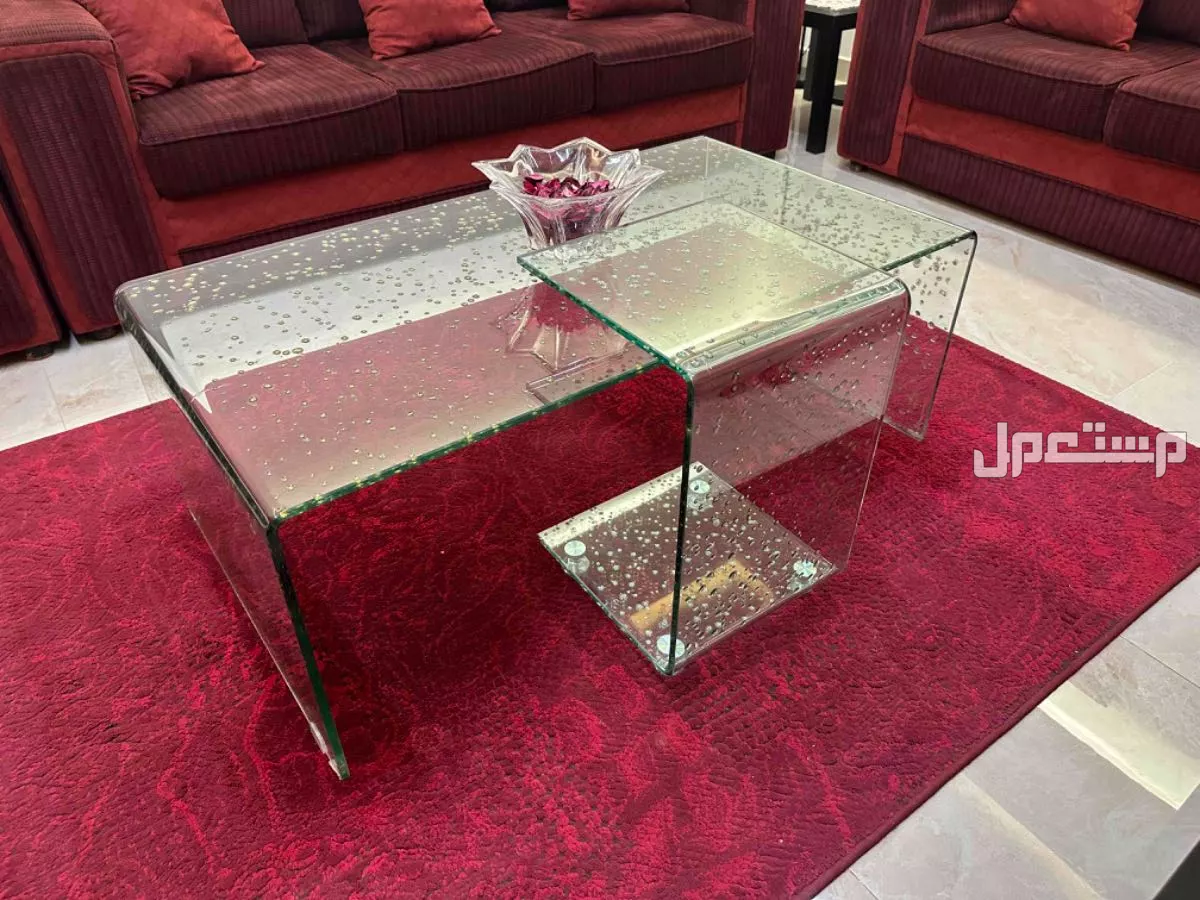 طقم كنب مجلس صالة 8 أشخاص مع ملحقاته بوفيه رفوف و طاولات في الرياض