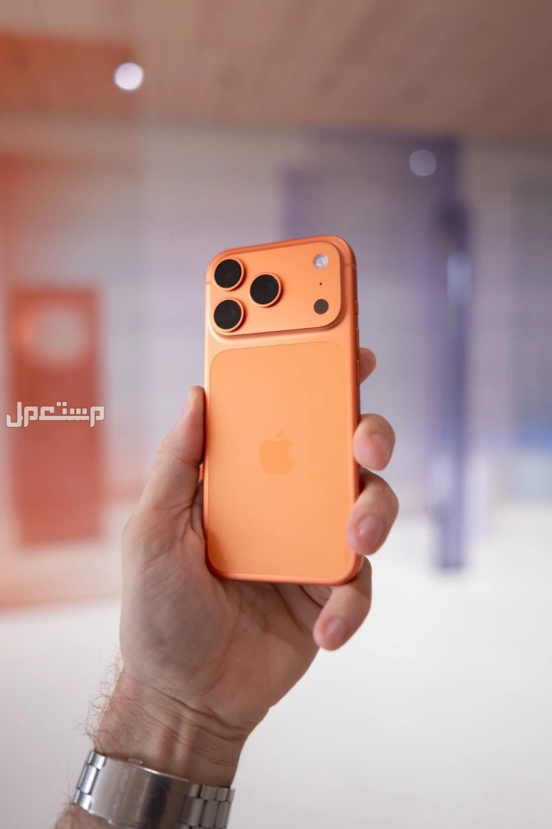 مواصفات وأسعار ايفون 17 برو ماكس والفرق بينه وبين iphone 17 pro.. فيديو وصور الفرق بين ايفون 17 برو max و17 برو