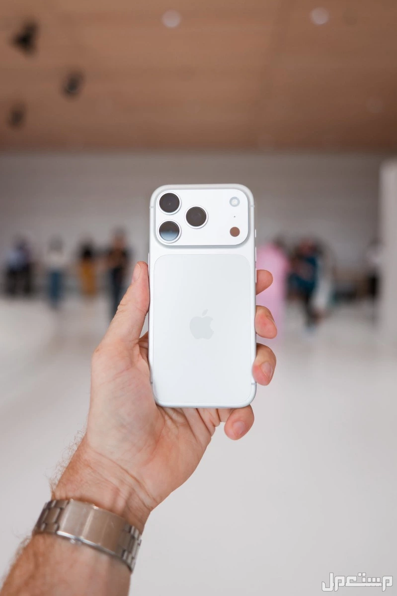 مواصفات وأسعار ايفون 17 برو ماكس والفرق بينه وبين iphone 17 pro.. فيديو وصور سعر آيفون 17 في مصر
