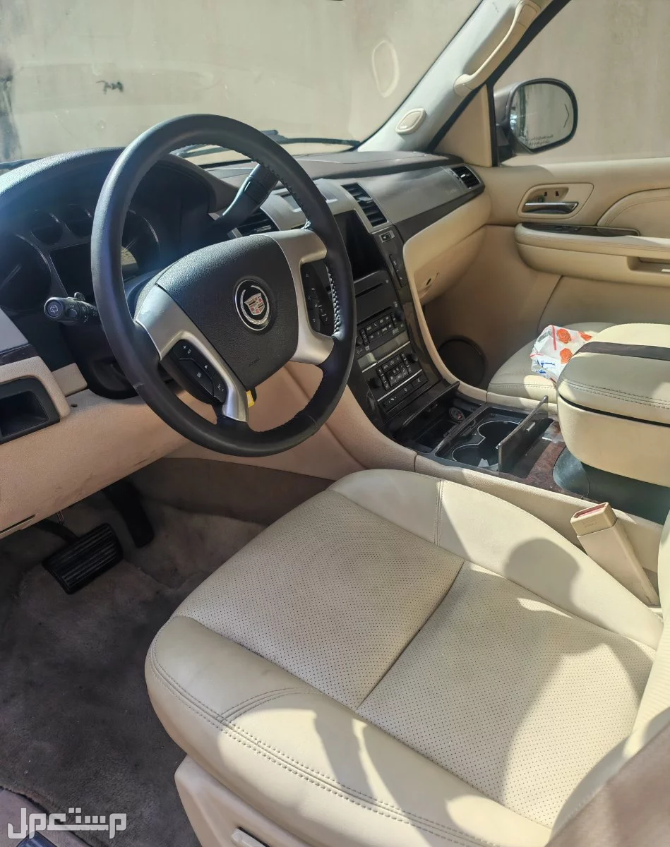 كاديلاك اسكاليد 2007 مستعملة للبيع في جدة بسعر 25 ألف ريال سعودي