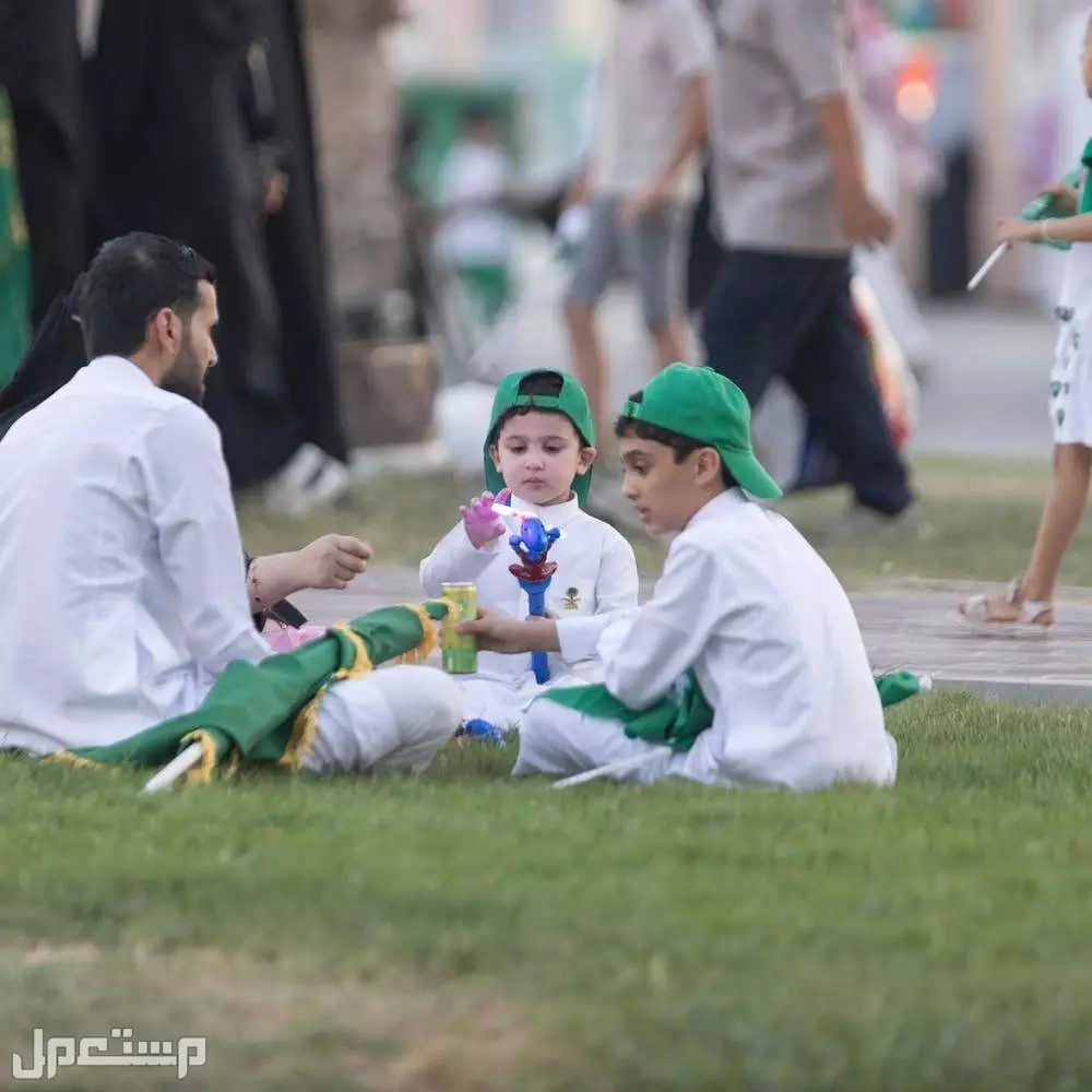 فعاليات اليوم الوطني السعودي 95 في جدة 2025 اطفال يحتفلون باليوم الوطني في الحدائق
