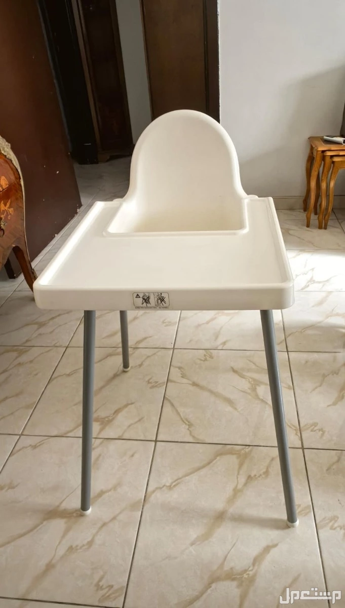 سرير اطفال شبه جديد نظيف جدا وكرسي طعام استخدم ابدا ودراجه وعربيه  للبيع بدواعي السفر