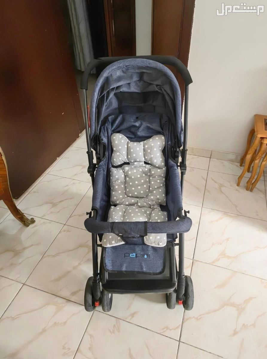 سرير اطفال شبه جديد نظيف جدا وكرسي طعام استخدم ابدا ودراجه وعربيه  للبيع بدواعي السفر