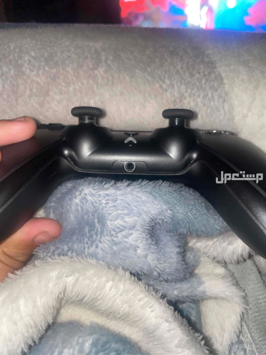 يد سوني فايف احترافيه ب140 في راس التنورة بسعر 140 ريال سعودي