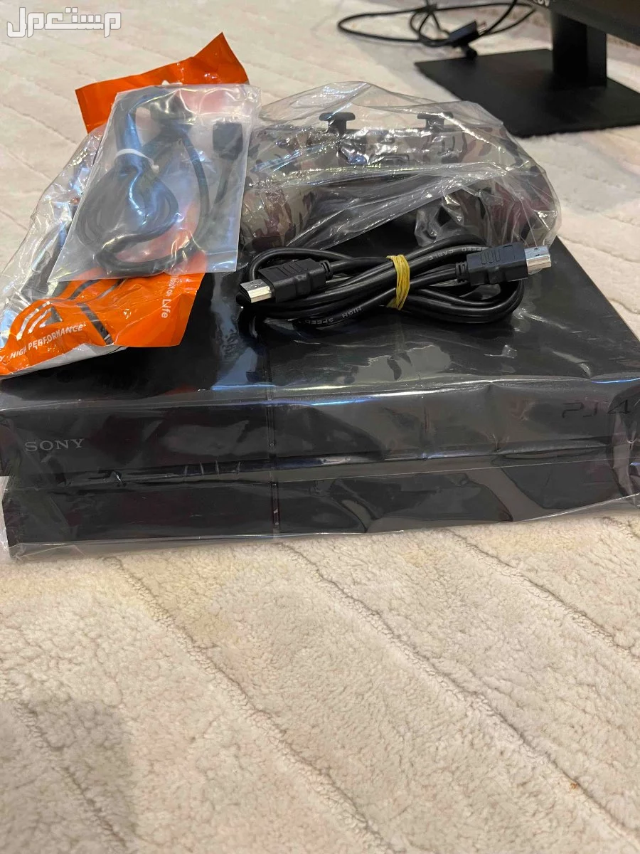 سوني 4 شبه جديد الموقع الرياض السعر 600🤩