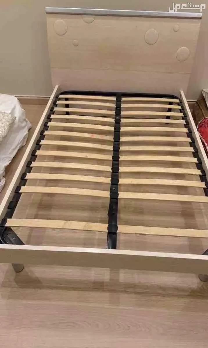 سرير من شركة أبيات للبيع  في أبهــــا بسعر 500 ريال سعودي
