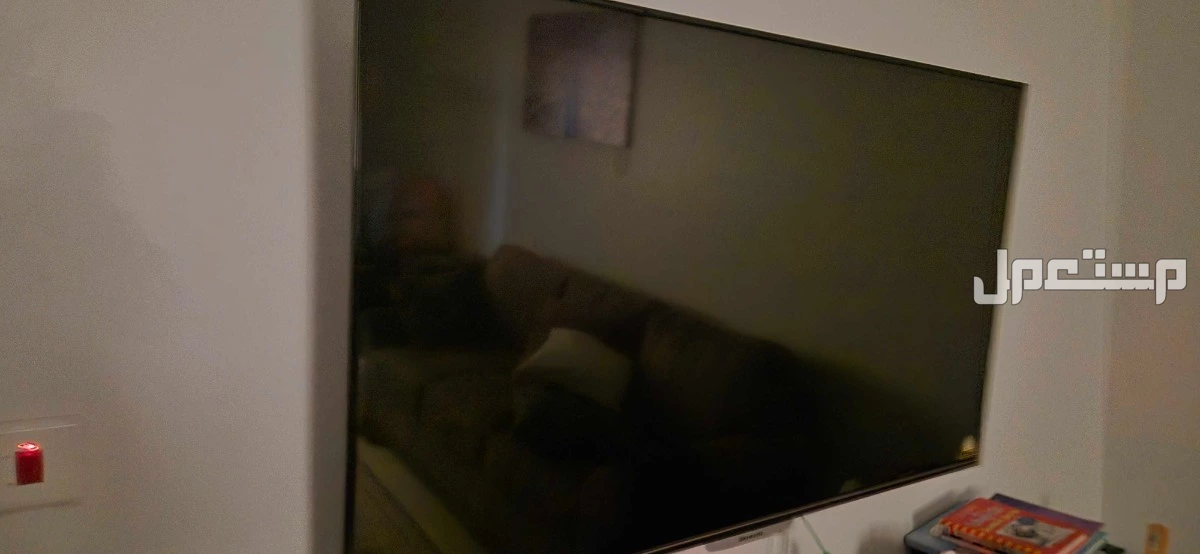 شاشة تلفزيون 65 بوصه صورة واضحه و صوت عالي لا يوجد معاها ريموت في جدة بسعر 500 ريال سعودي