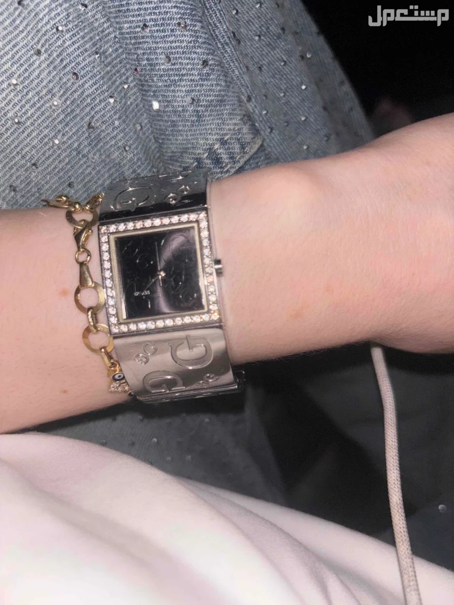 للبيع ساعة Guess أصلية • الموديل: 17