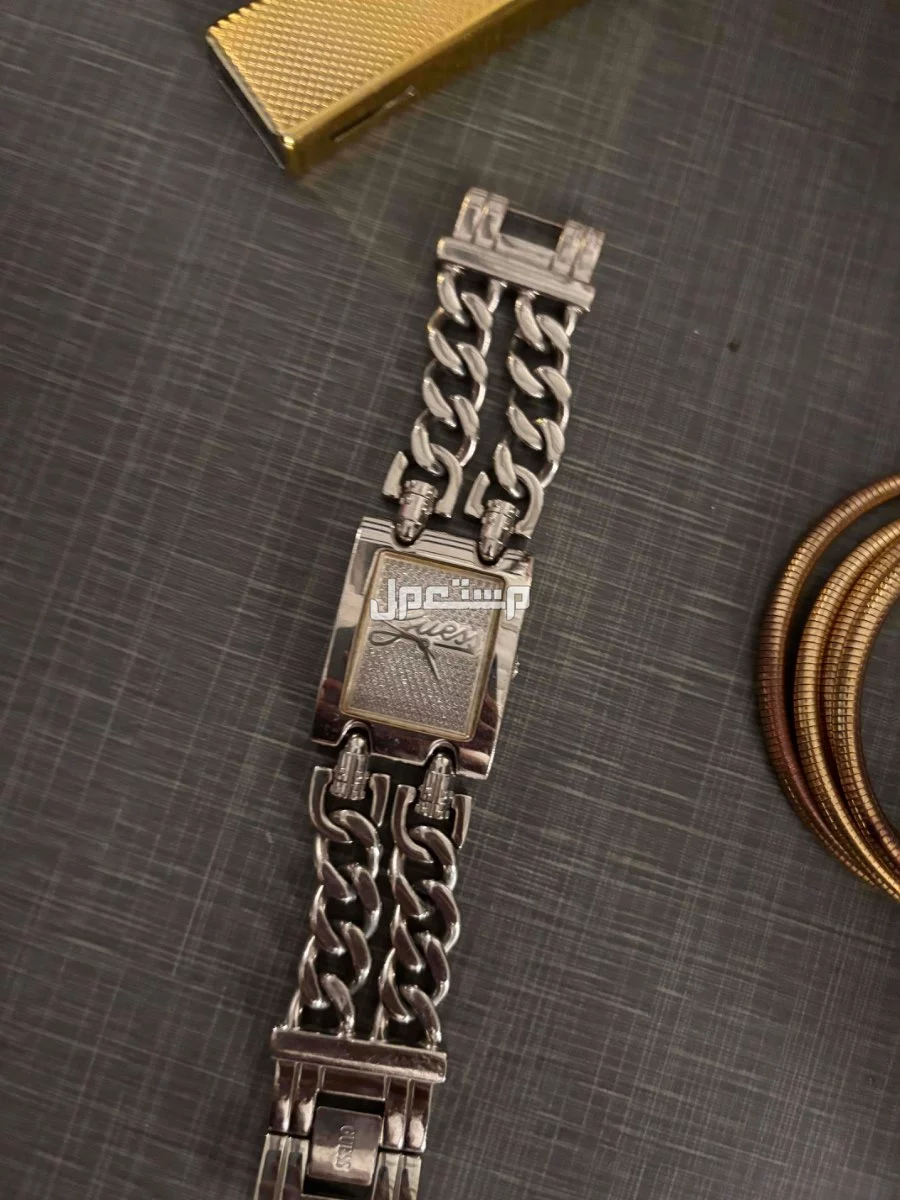 للبيع ساعة Guess الاصلية غير مستعملة