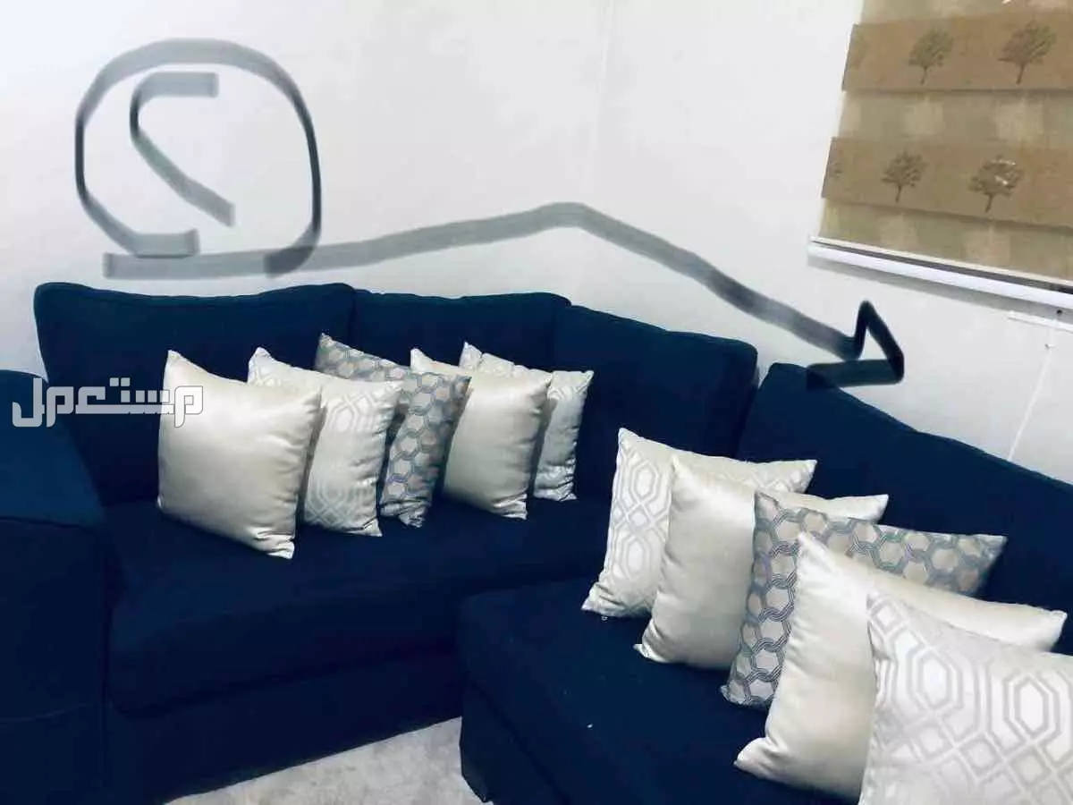 كنب زاوية شبه جديد حرف L – لون كحلي – 5 قطع + مخدات – الموقع: [جده - حي الخمره ] للتواصل 0535176627