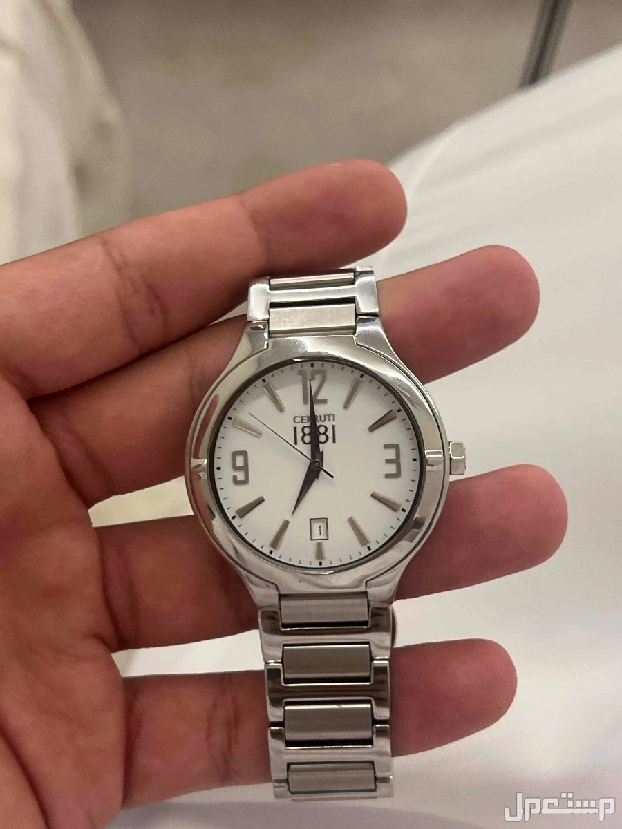 ساعة شيروتي استخدام قليل جداً بسعر 250فوق