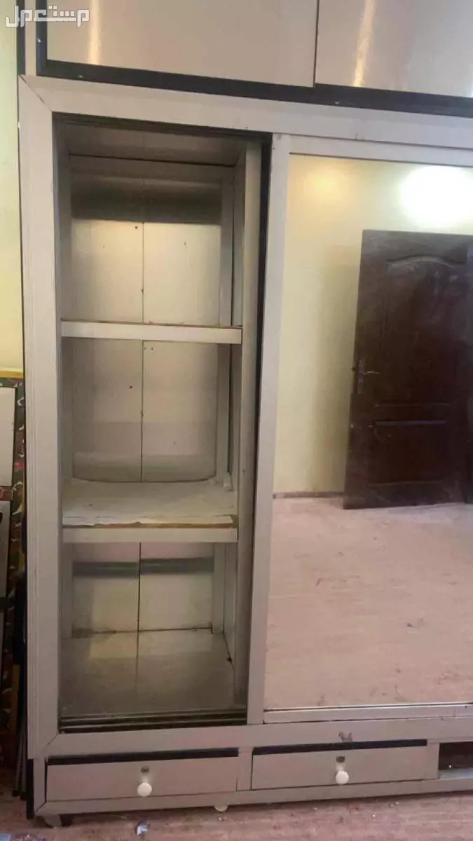 دولاب المنيوم مستعمل ونظيف للبيع بسعر 500 ريال