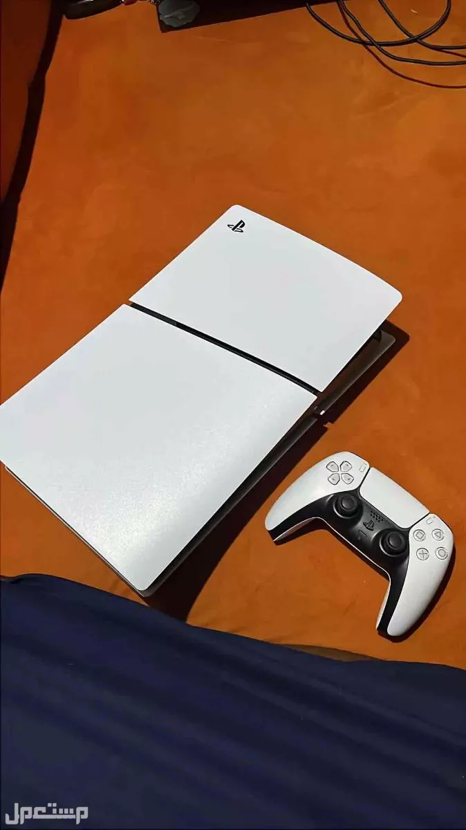 سوني 5جديد وا يجي معه لعب وا سلم  اخو الجديد