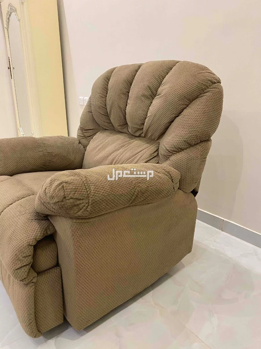 ✨ للبيع – كنب بحالة ممتازة - بمنطقة الرياض