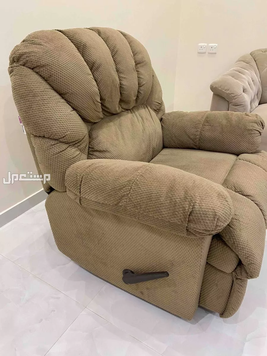 ✨ للبيع – كنب بحالة ممتازة - بمنطقة الرياض